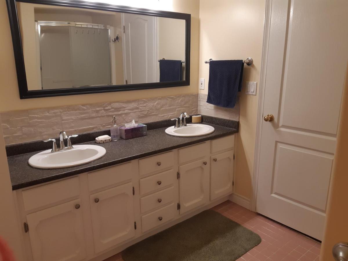 Lakeview House With 4 Rooms Kelowna Near Downtown & Knox Moutain Buitenkant foto